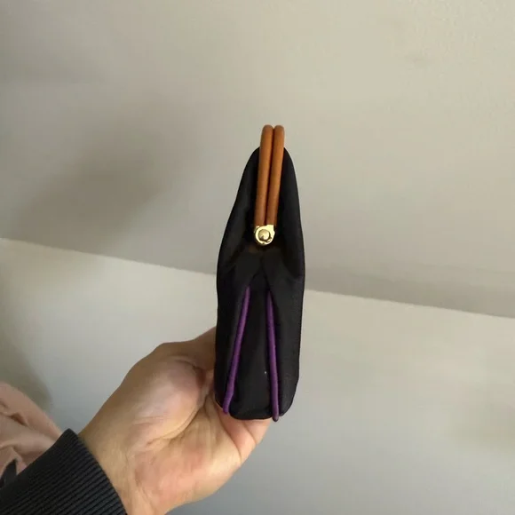 Dooney & Bourke Kisslock Nylon Black and Brown Clasp Coin Purse Purple Trim - Picture 3 of 9